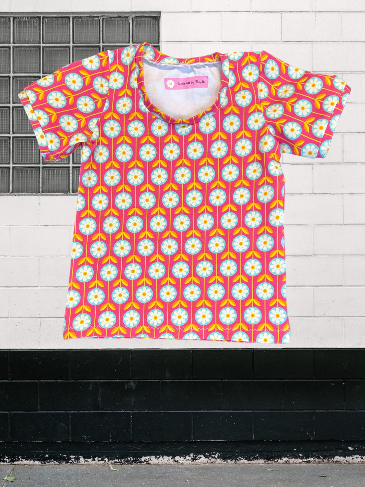 Daisy T-Shirt & Shorts - Size 3