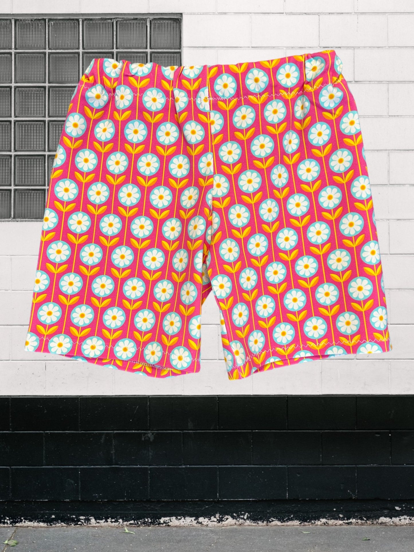 Daisy T-Shirt & Shorts - Size 3