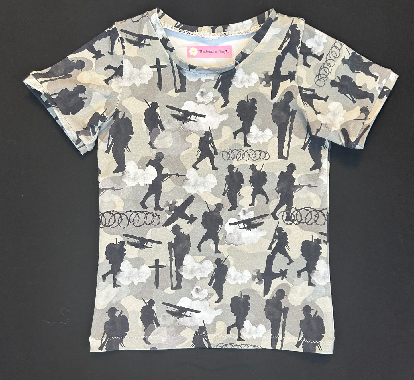Army dudes Tshirt - Size 5