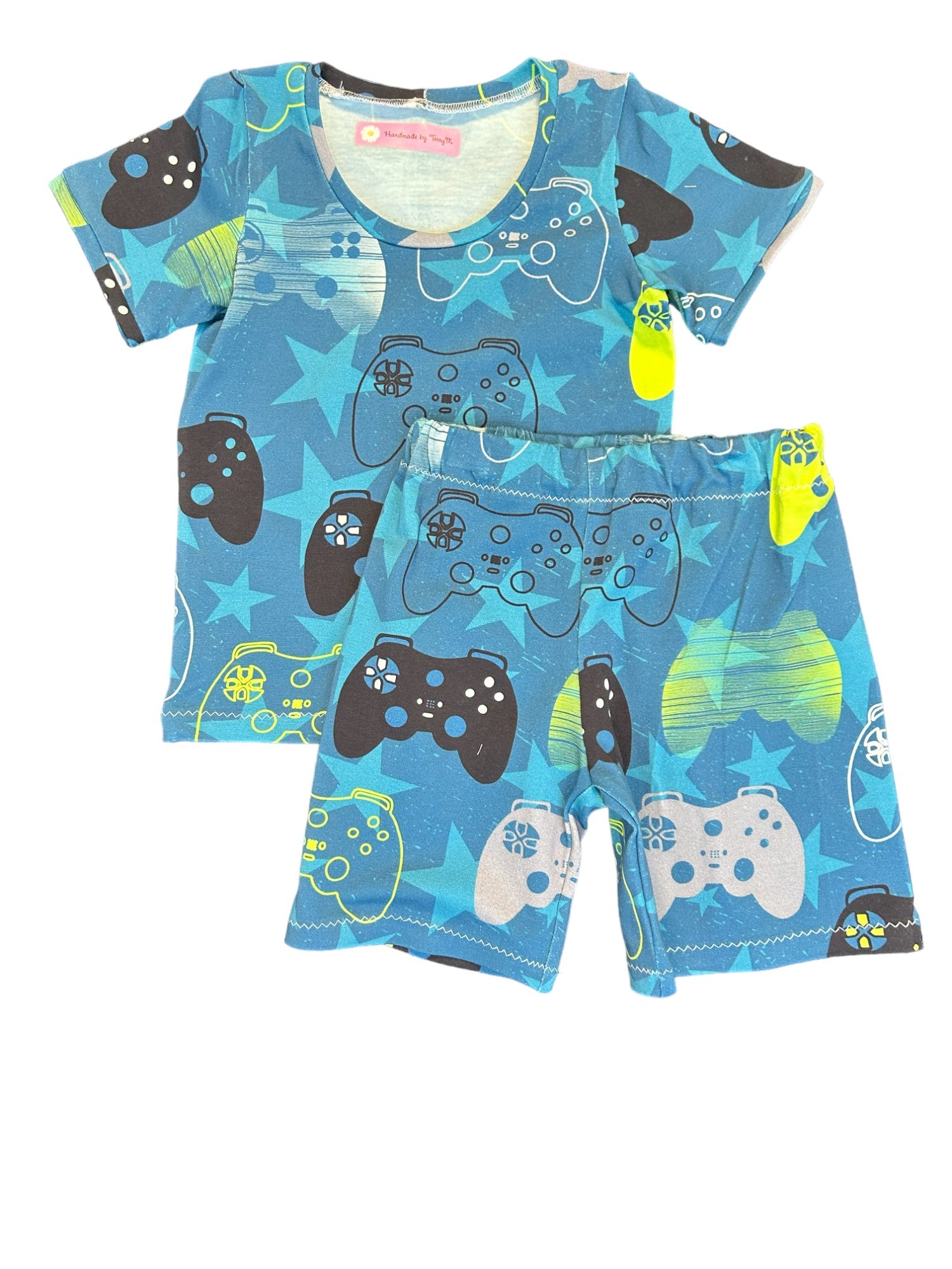 “Blue gamer kids outfit – size 3”
“Handmade gaming T shirt and shorts set”
