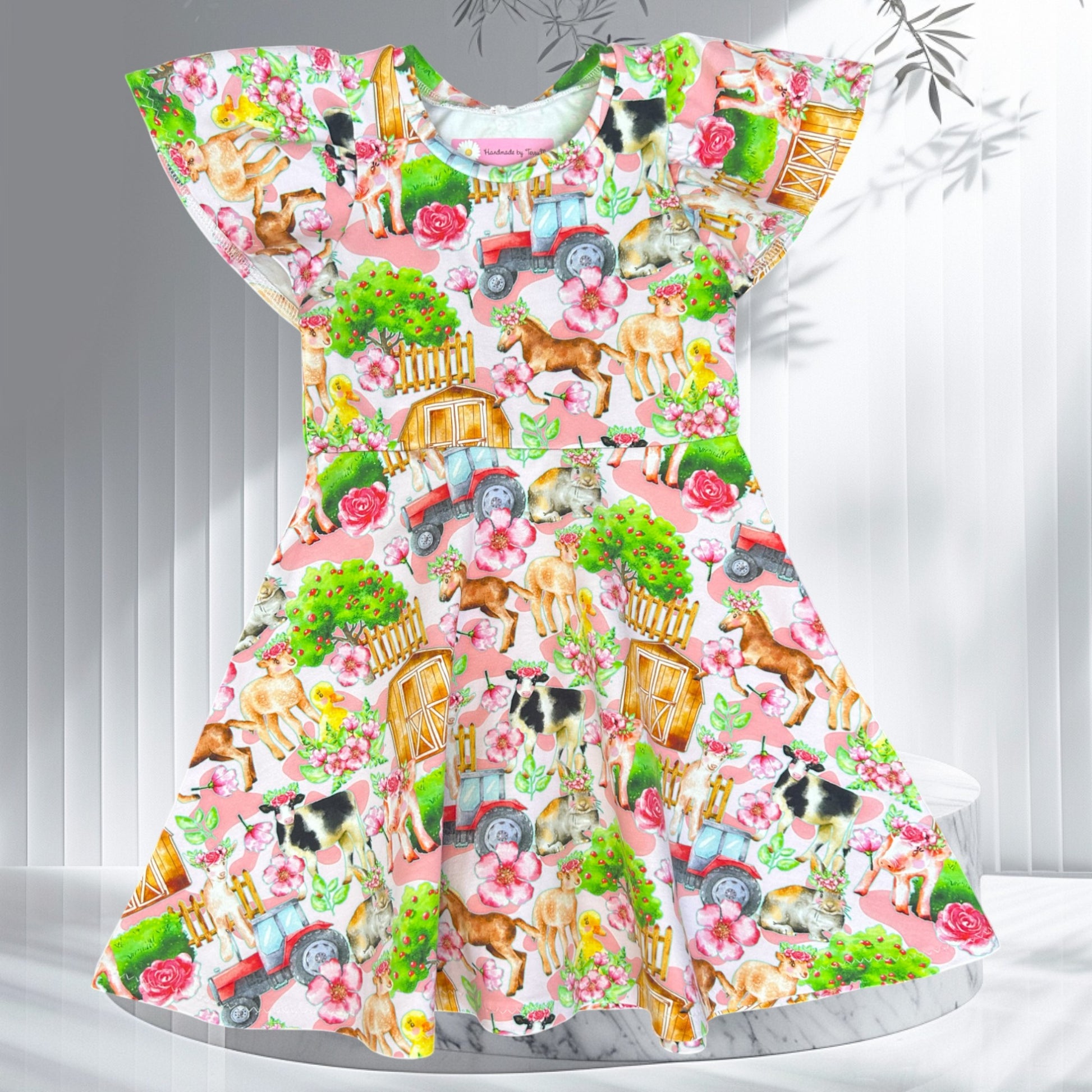 Farm animal girls dress – size 4
Handmade farm themed skater dress
