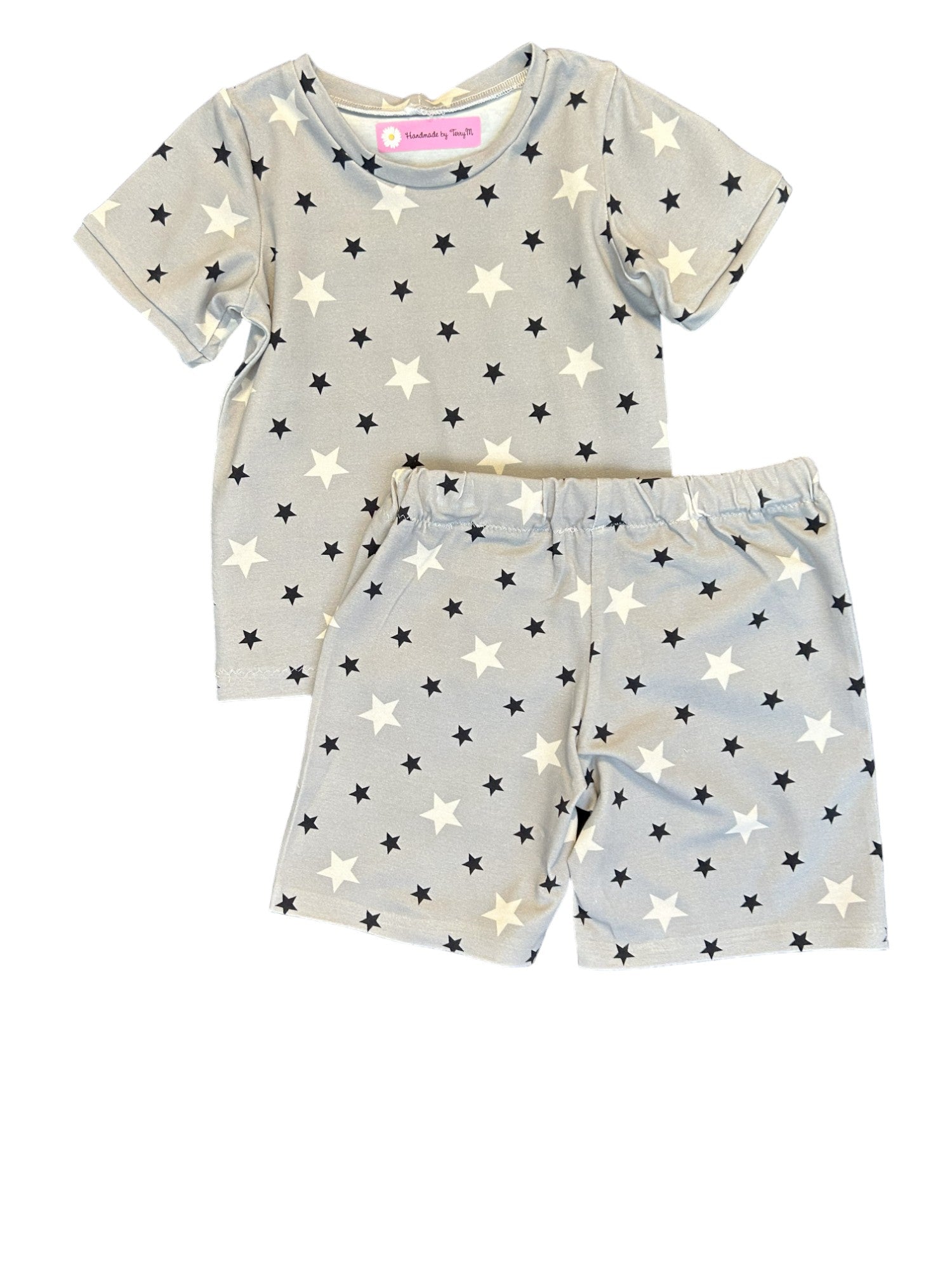 “Grey stars toddler outfit – size 2”
“Handmade lightweight T shirt and shorts set”