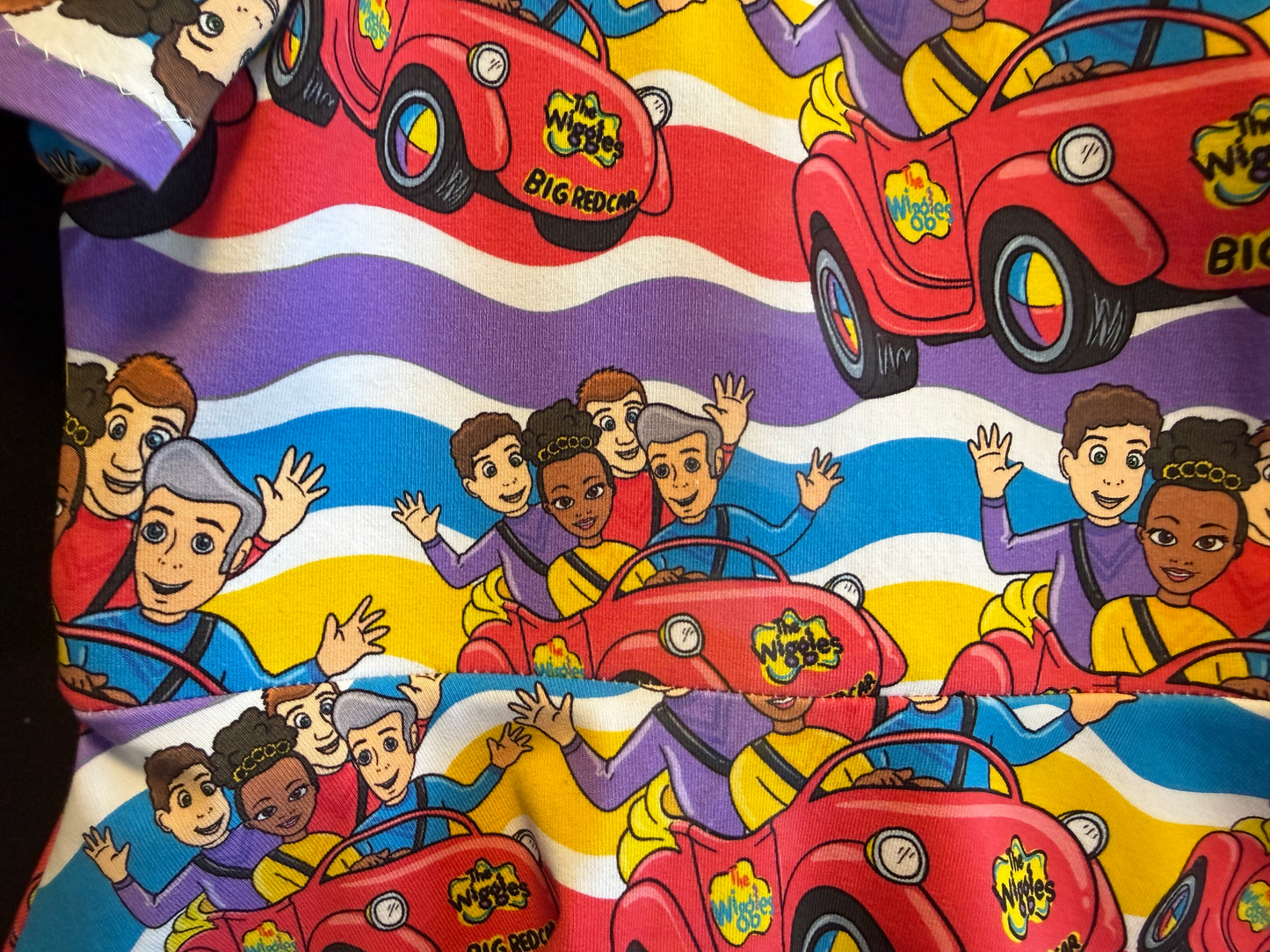 (1720) Kids Rainbow Singing Group - Size 2