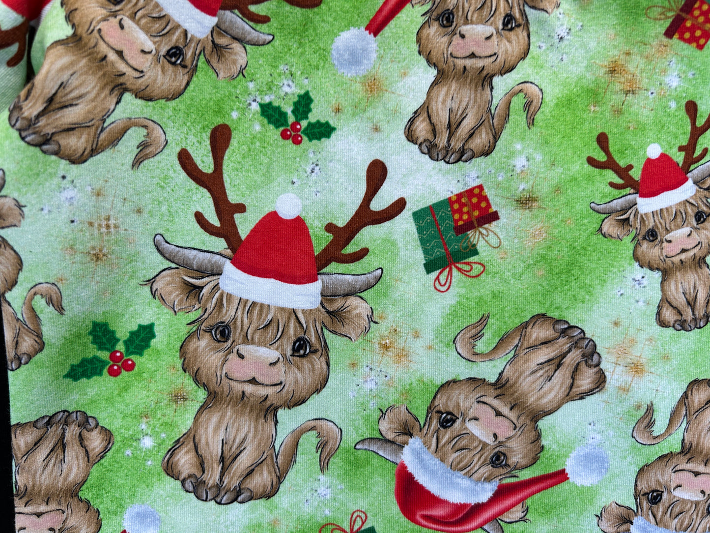 Highland Cow Christmas T-Shirt - Size 5