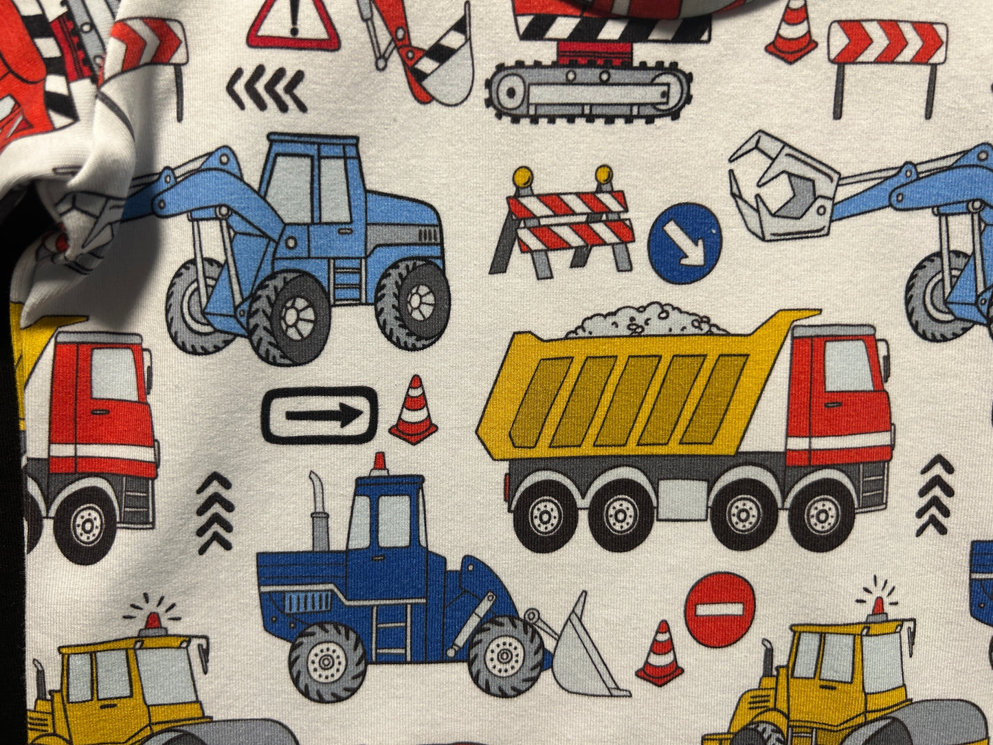 (1383) Excavator T-Shirt & Shorts Set - Size 2
