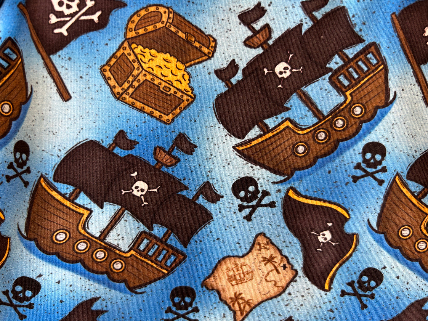 (1534) Pirate Ships T-Shirt & Shorts Set - Size 2