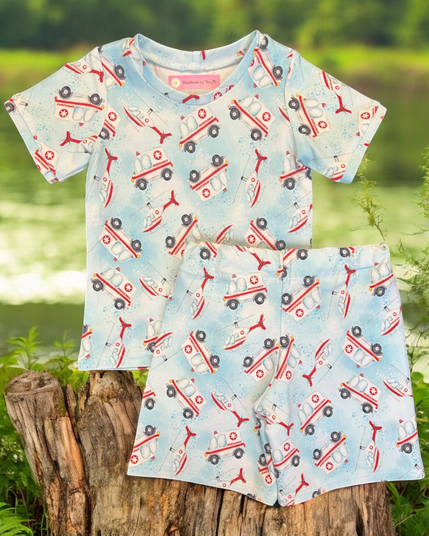 Ambulance toddler outfit – size 2
Handmade emergency vehicle T shirt and shorts set
