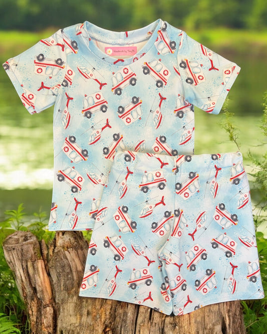 Ambulance toddler outfit – size 2
Handmade emergency vehicle T shirt and shorts set

