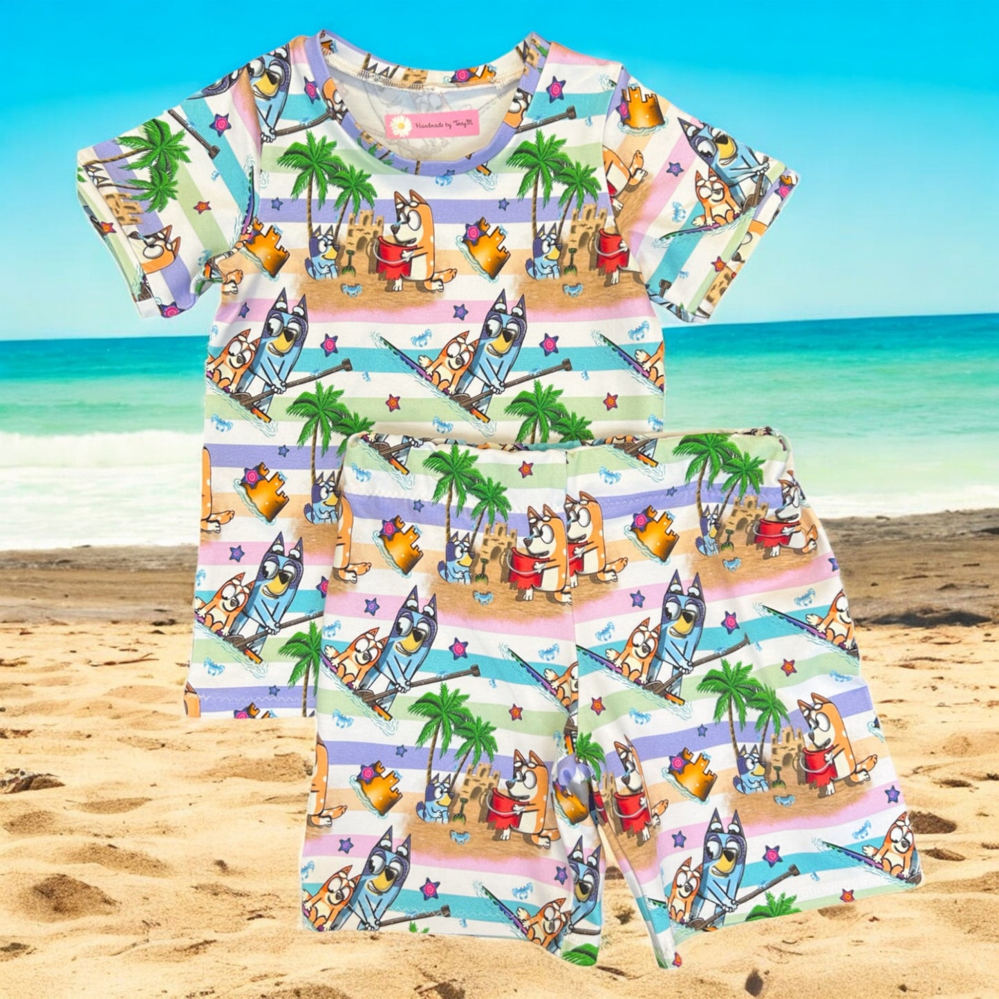 Beach dog kids outfit – size 4
Handmade summer dog T shirt and shorts set
