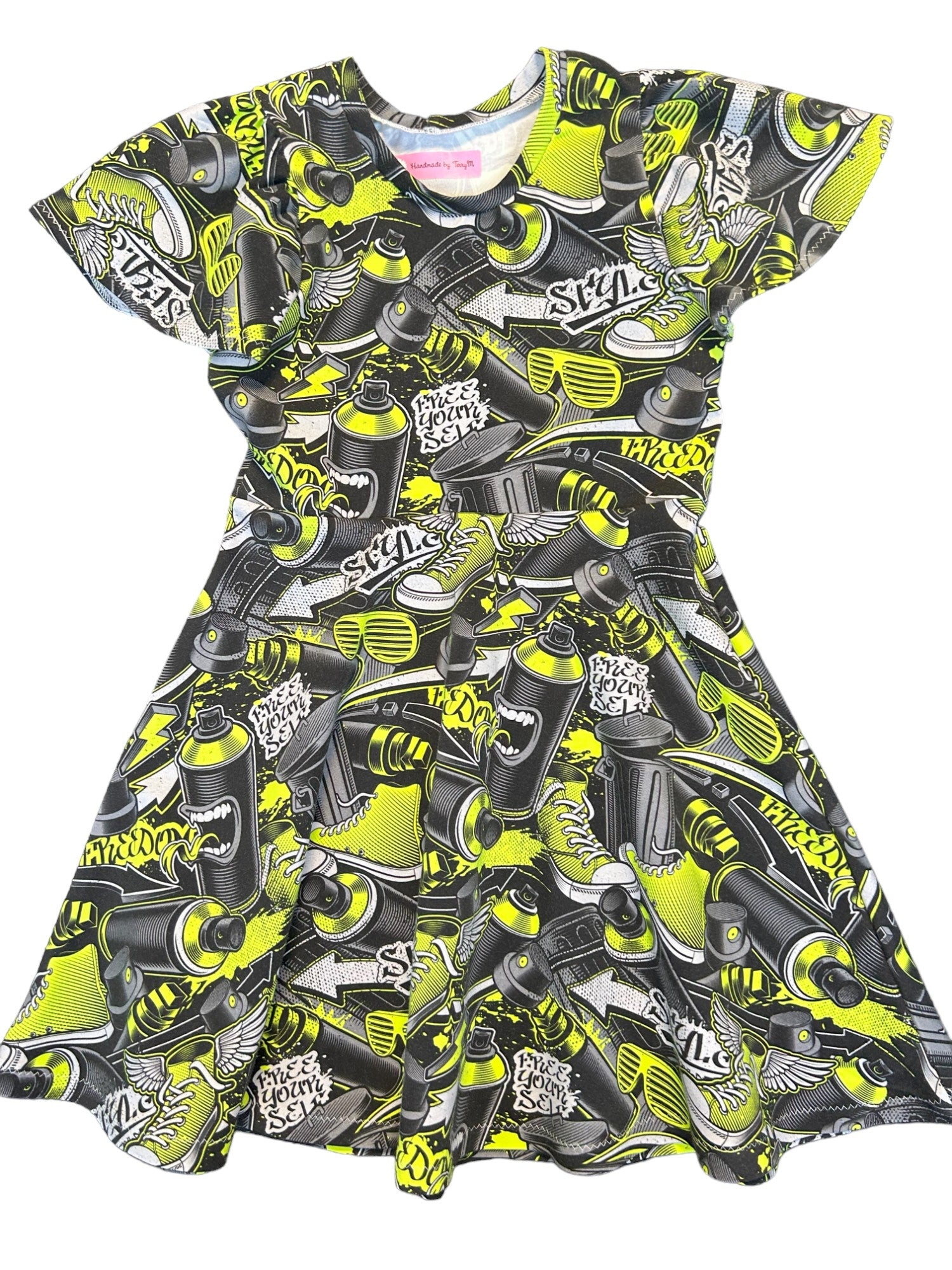 “Street art girls dress – size 6”
“Handmade graffiti skater dress for kids”
