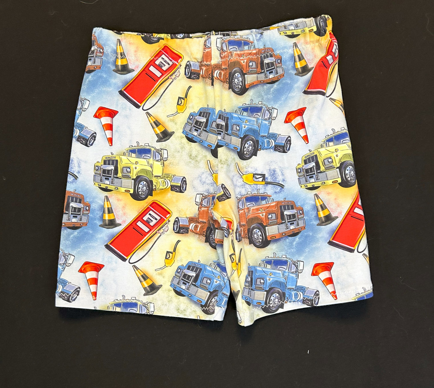 Mack Truck T-Shirt & Shorts - Size 4