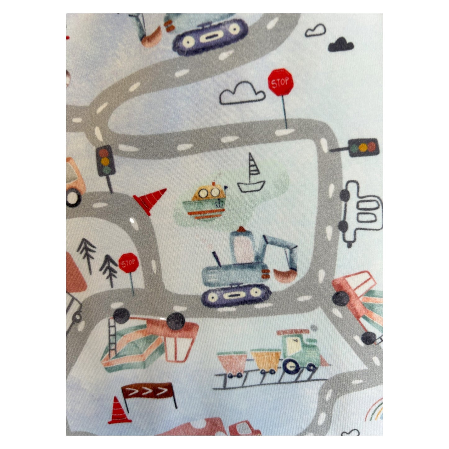 Road track kids outfit – size 3
Handmade grey vehicle T shirt and shorts set
