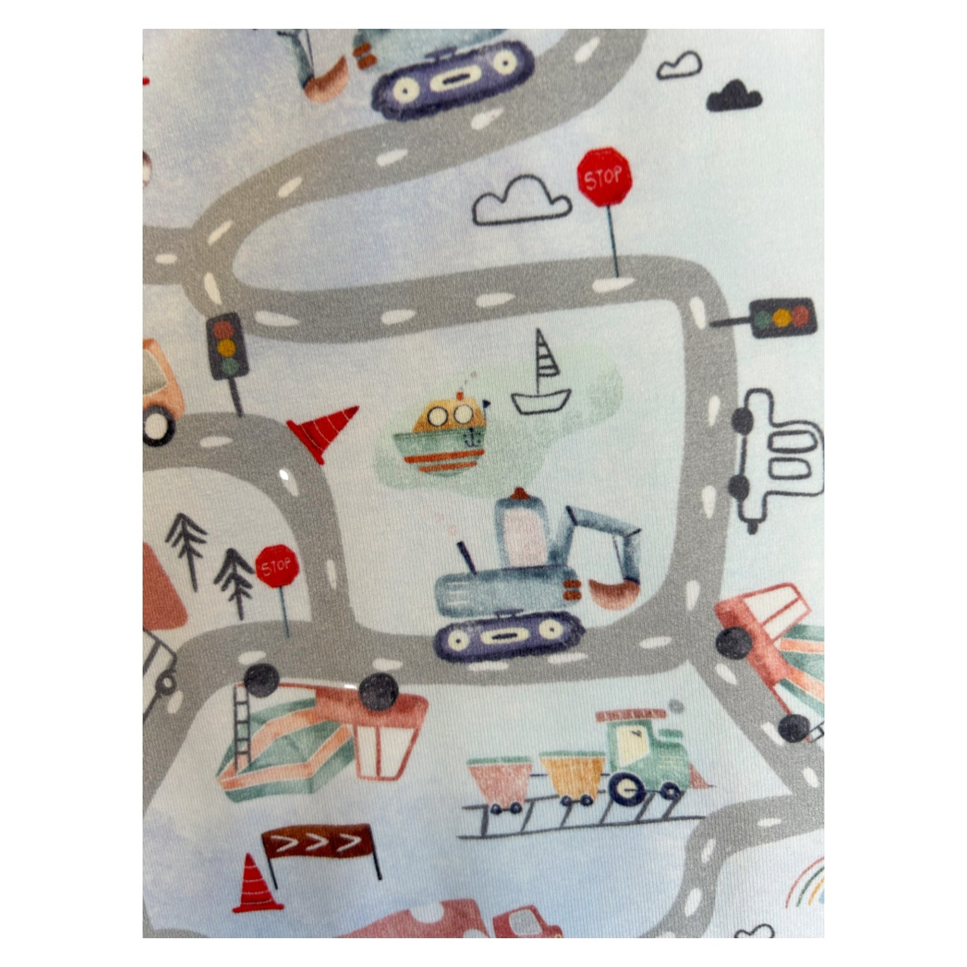 Road track kids outfit – size 3
Handmade grey vehicle T shirt and shorts set
