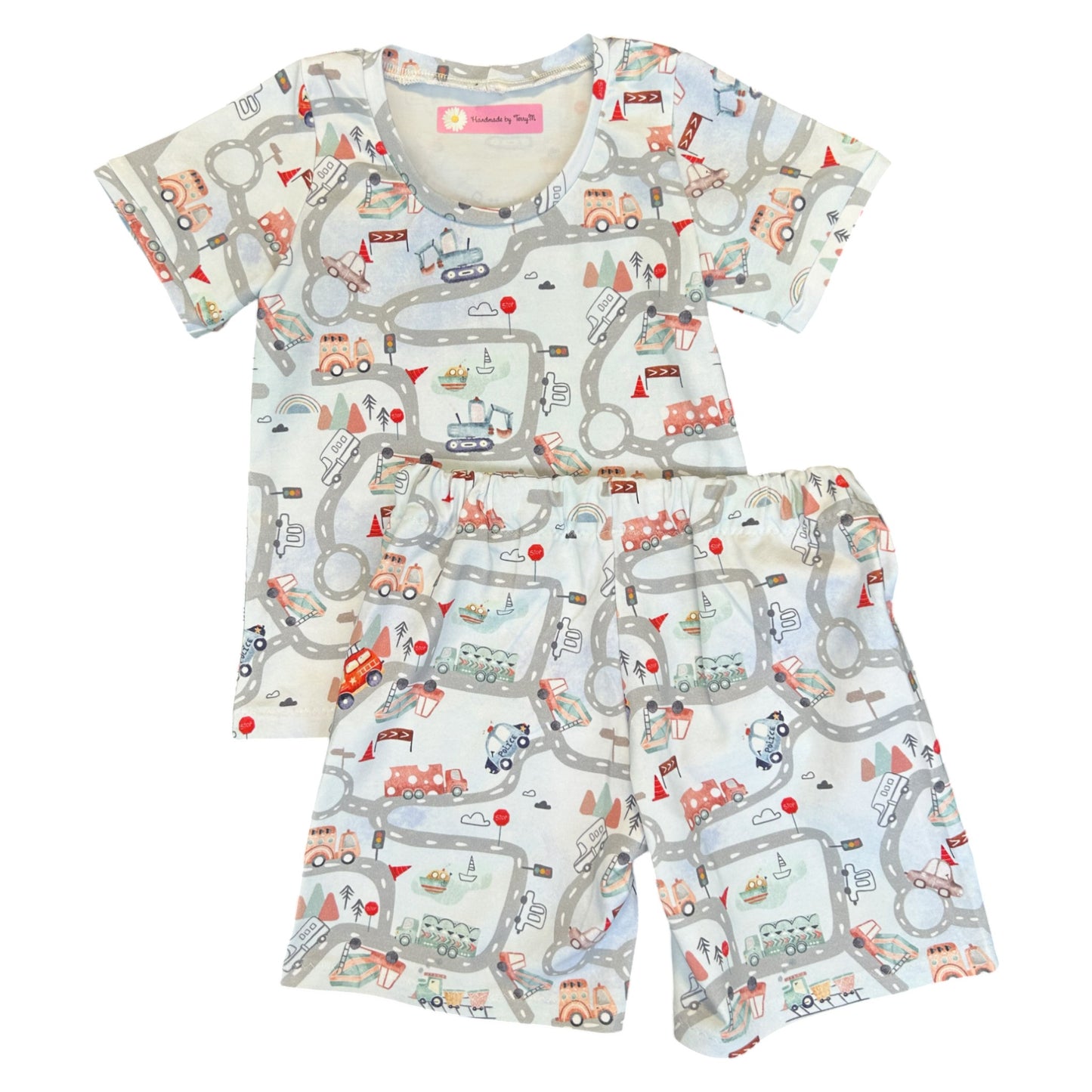 Road track kids outfit – size 3
Handmade grey vehicle T shirt and shorts set
