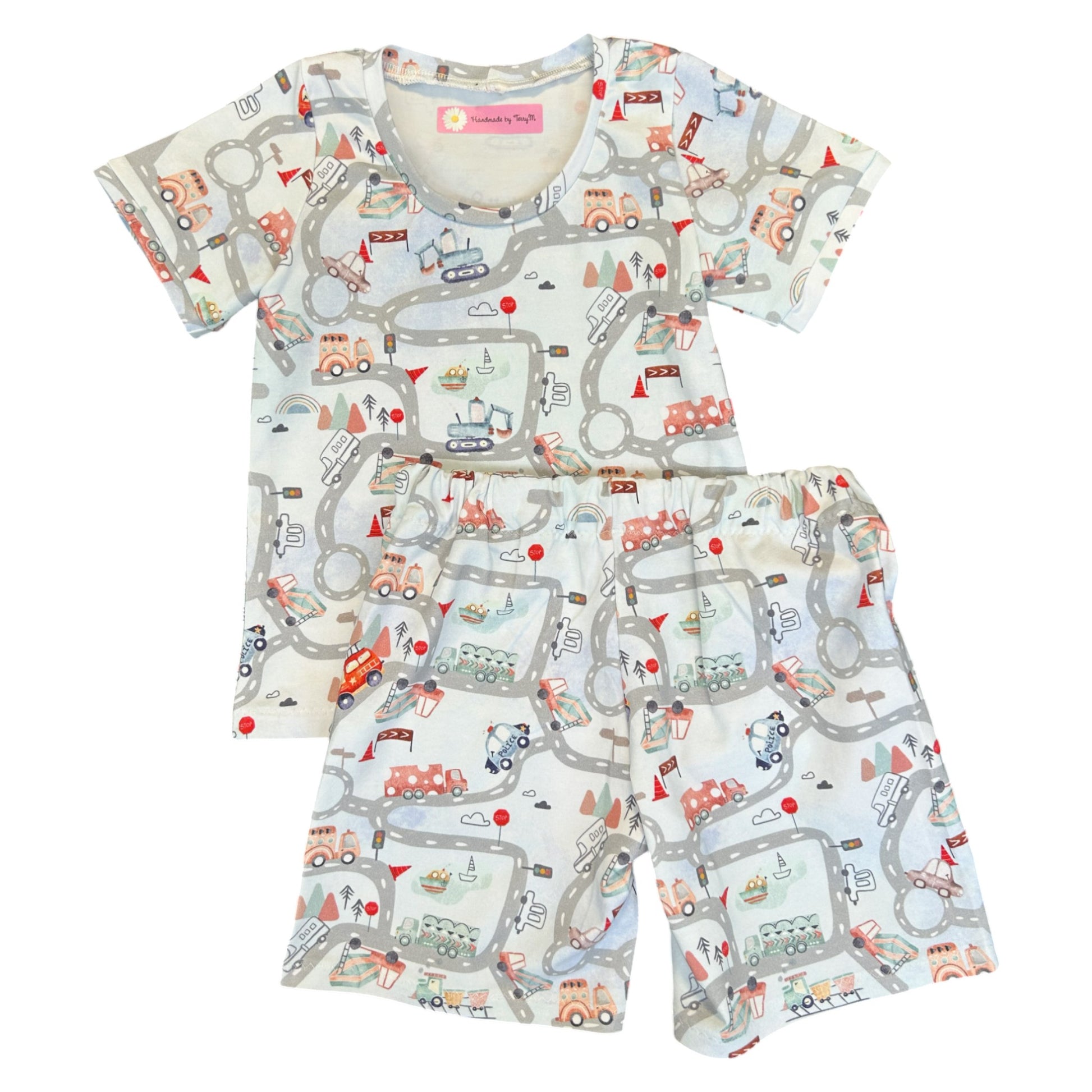 Road track kids outfit – size 3
Handmade grey vehicle T shirt and shorts set
