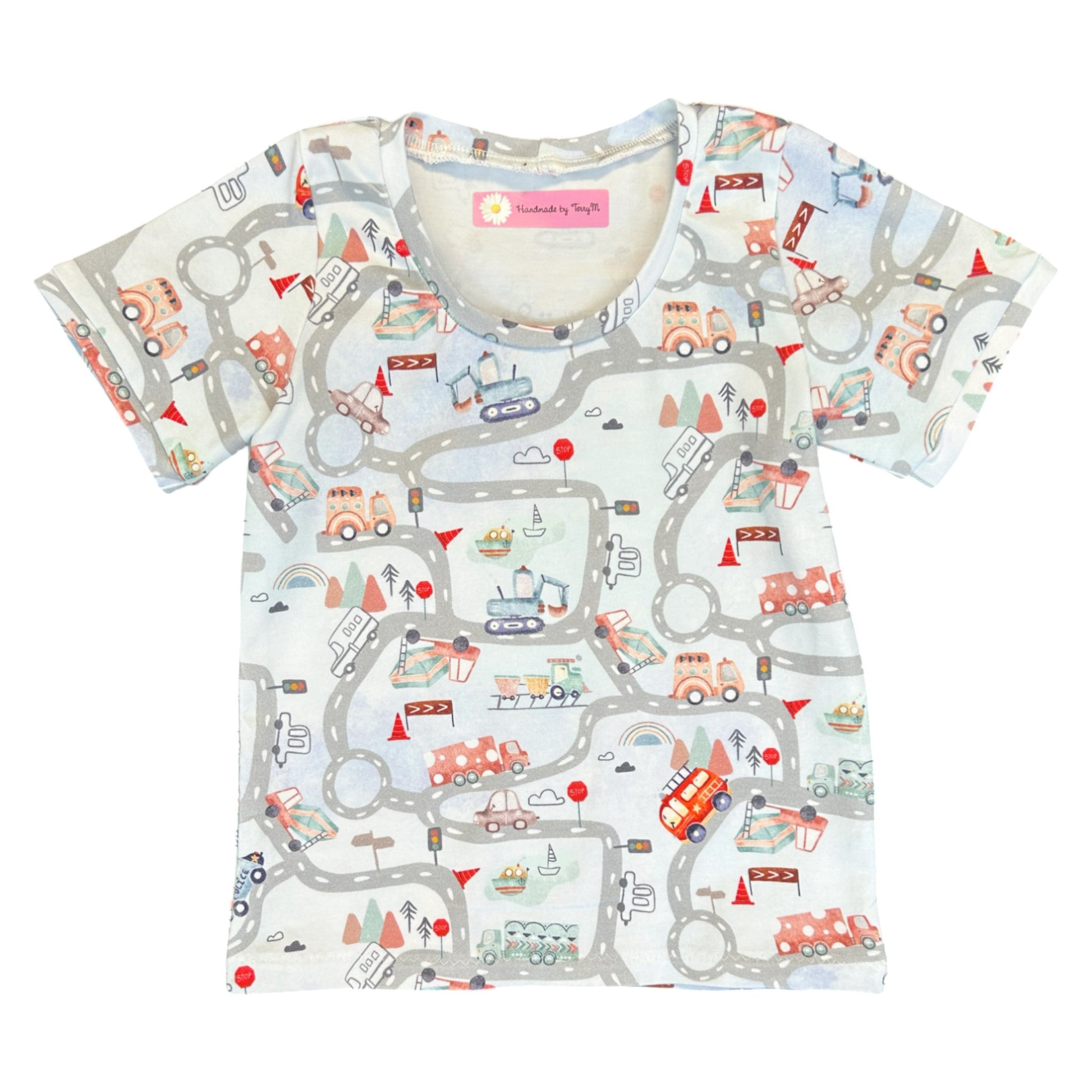 Road track kids outfit – size 3
Handmade grey vehicle T shirt and shorts set

