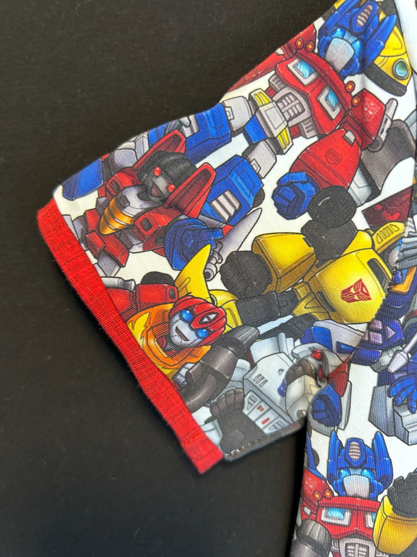 Robot kids outfit – size 4
Handmade robot T shirt and shorts set