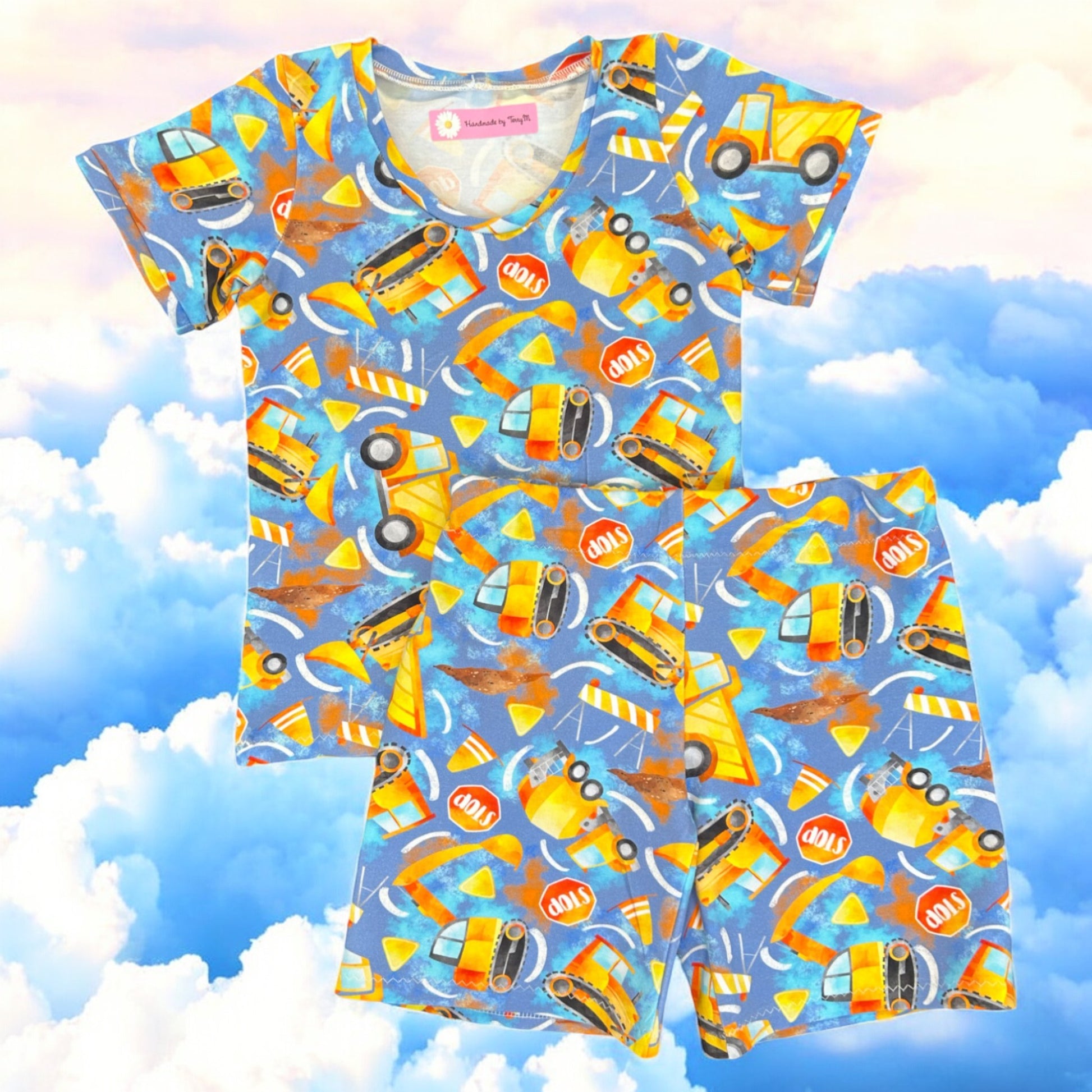Construction kids outfit – size 3
Handmade builder T shirt and shorts set
